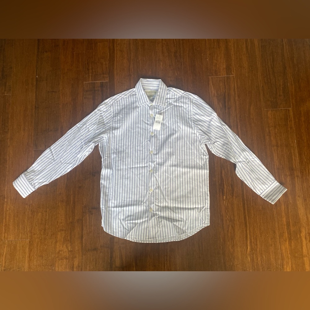 Banana Republic Men’s Dress Shirt. 
NWT - Small Size - White & Blue